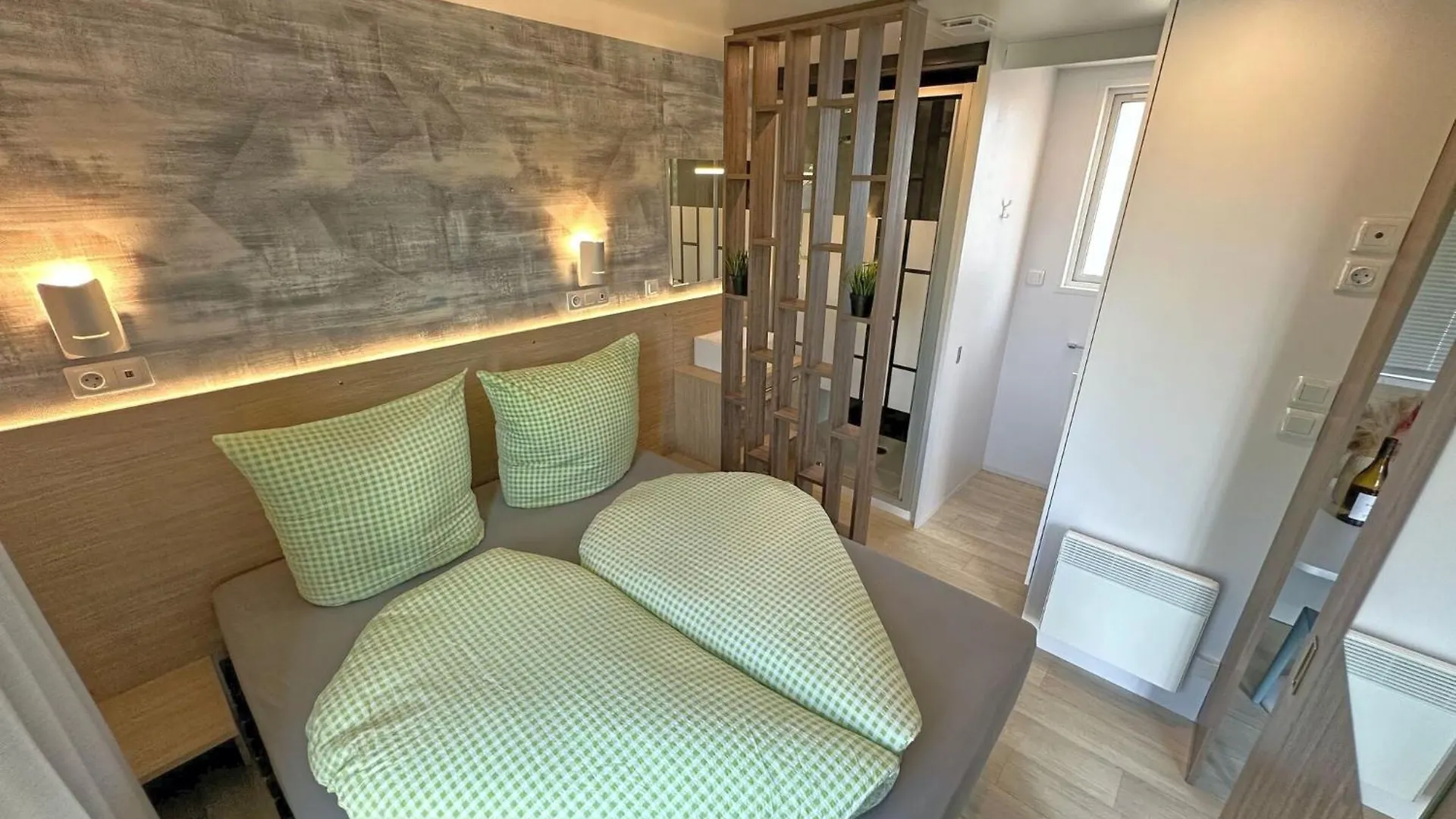 Mobile Home With Lake View Neunburg vorm Wald 0*,  Niemcy