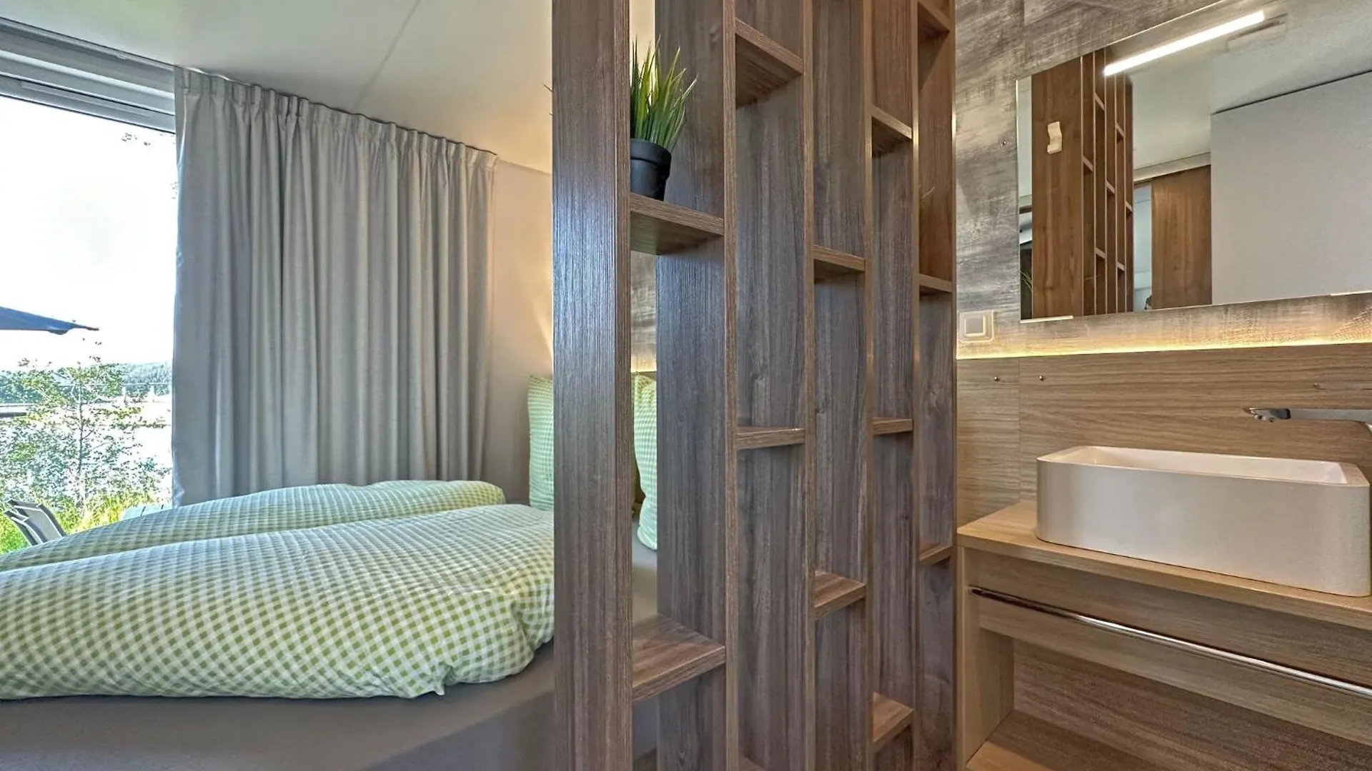 Dom wakacyjny Mobile Home With Lake View Neunburg vorm Wald Niemcy